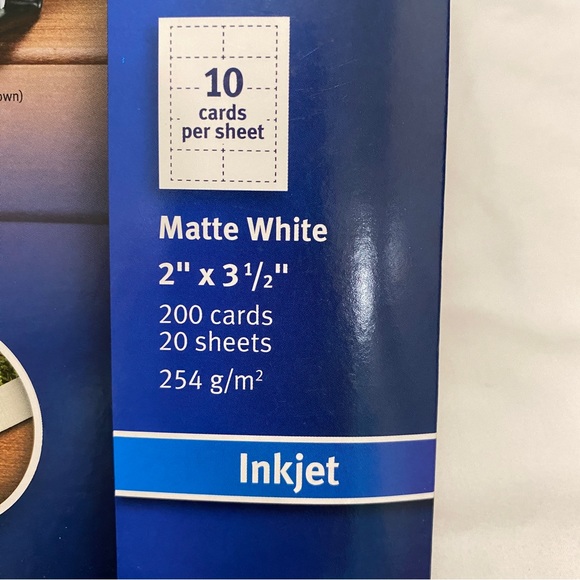 Avery 8873 Clean Edge Linen Textured Business Cards - Picture 5 of 11